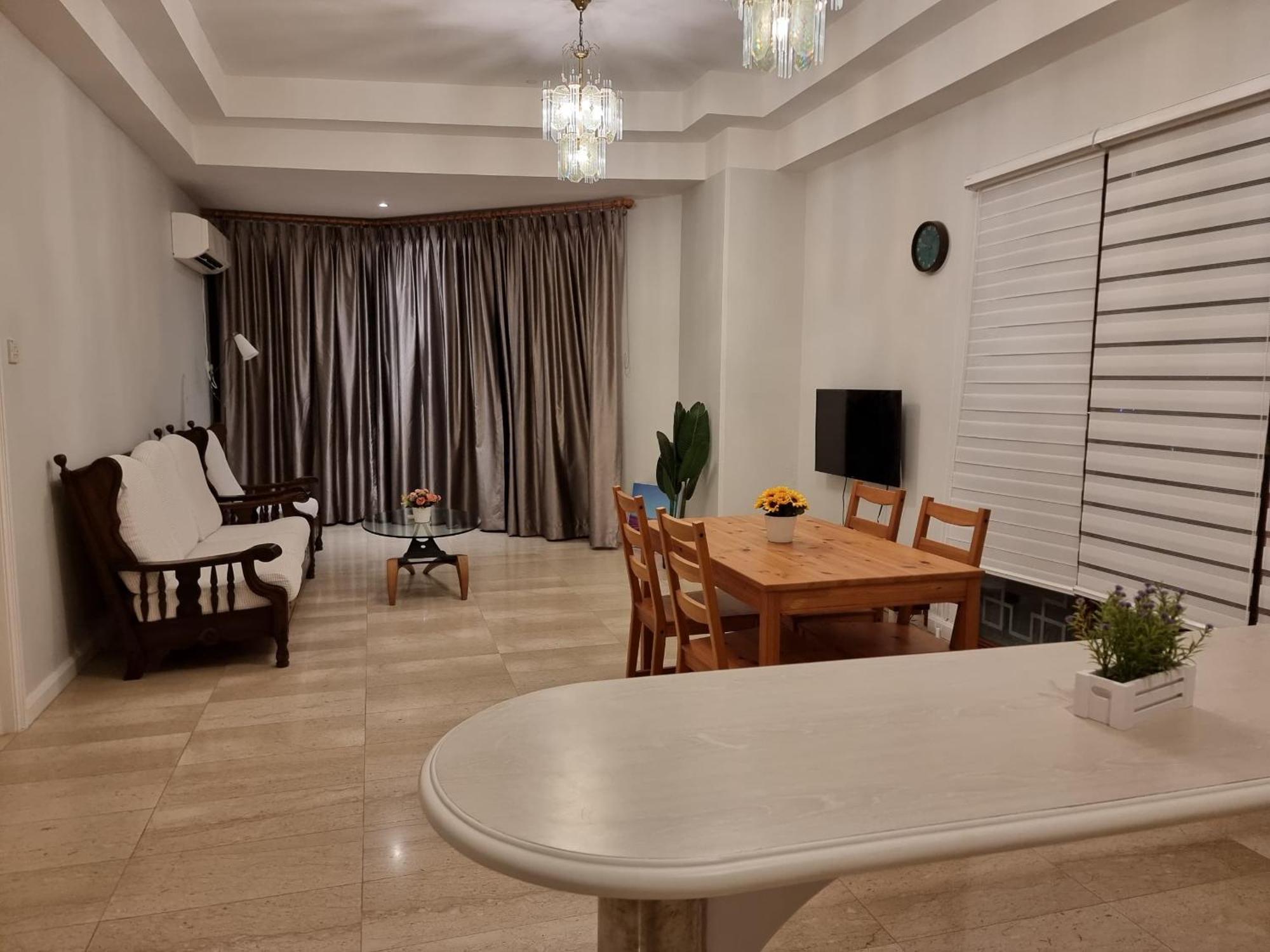 Cozzzy Hut Riverbank Suites Kuching With Spectacular River View Buitenkant foto