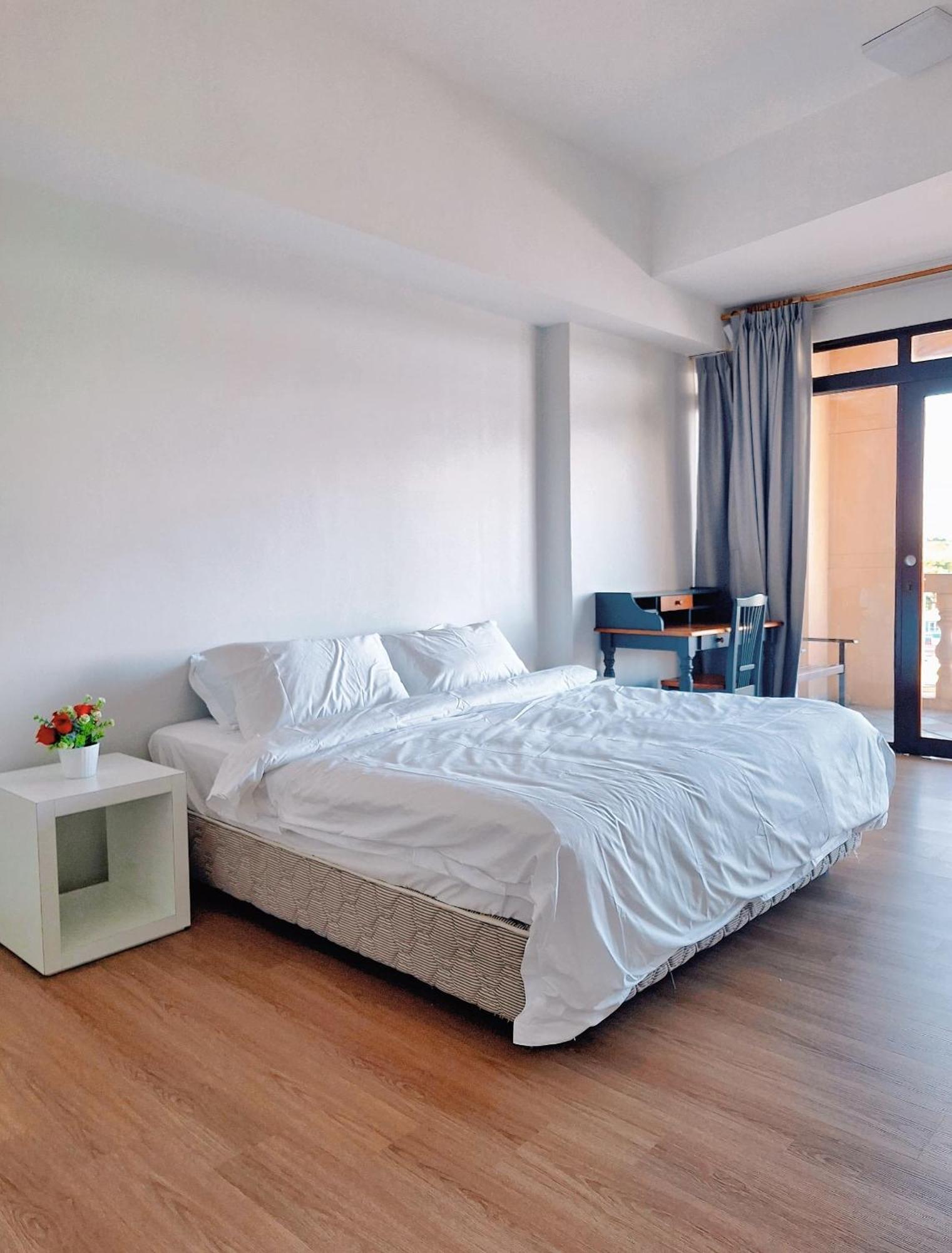 Cozzzy Hut Riverbank Suites Kuching With Spectacular River View Buitenkant foto